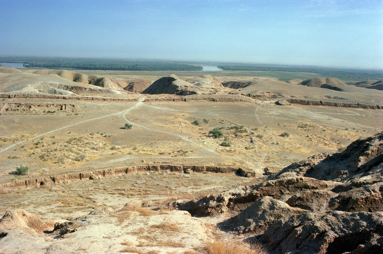 Udsigt over Ziggurat, bygget af Elaminte-kongen Untash-Gal (1265-46 f.Kr.) (foto) af Unbekannt