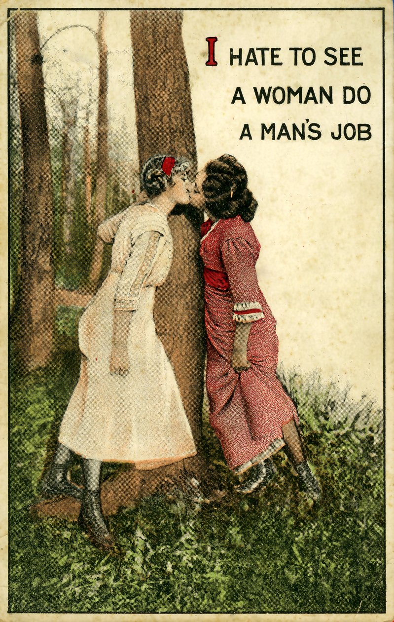 Vintage postkort, der viser to kvinder, der kysser, "Jeg hader at se en kvinde udføre et mands arbejde" 1914 (litho) af Alec Hunter