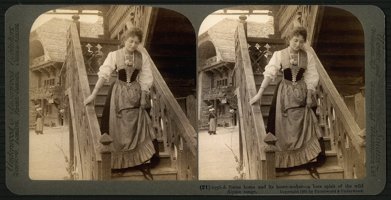 Stereoskopisk kort, der forestiller en ung schweizisk kvinde i traditionel dragt, ca. 1900 (sepia foto) (se også 473238) af Underwood and Underwood