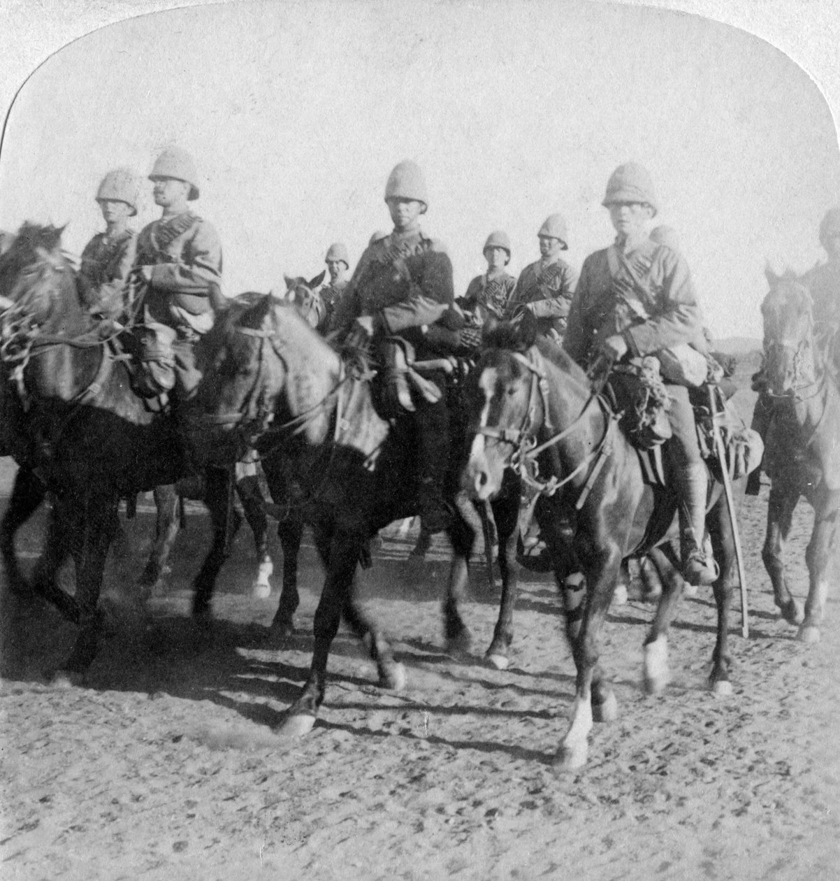 10. husarer efter at have slået et boerangreb tilbage, Colesberg, Sydafrika, 4. januar 1900. af Underwood and Underwood