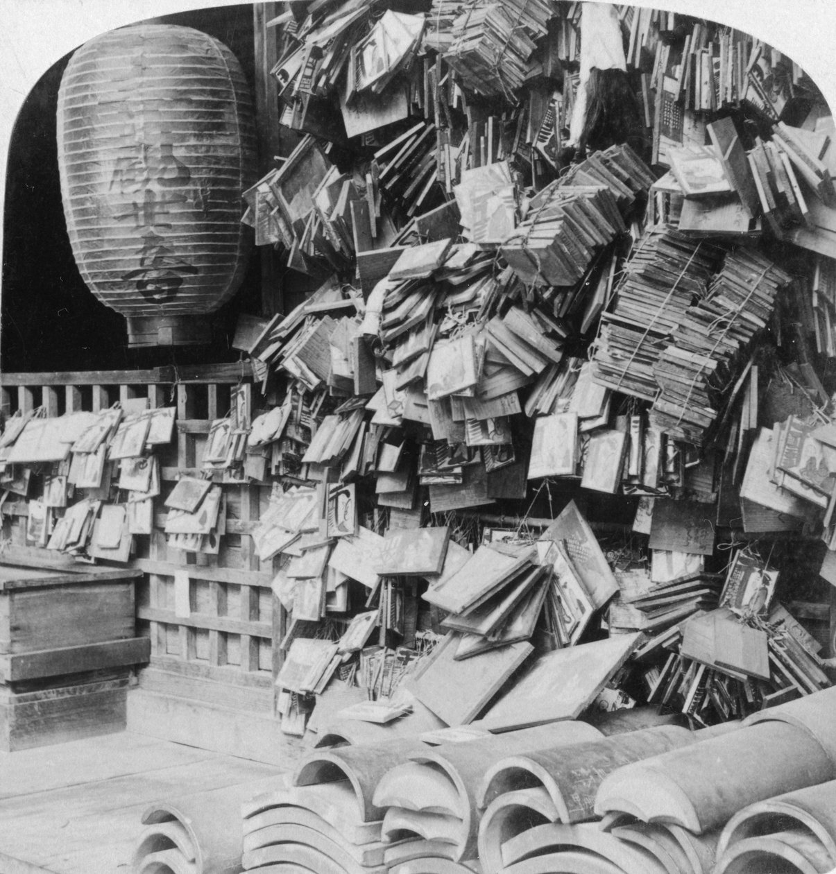 Et bundt buddhistiske bønner, Kina, 1896. af Underwood and Underwood