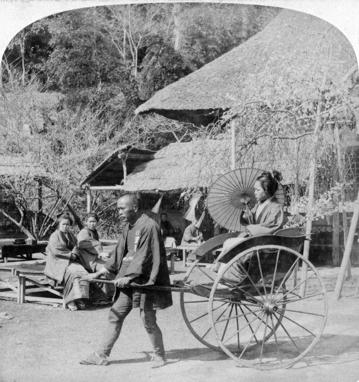 En morgentur i en jinrikisha rickshaw, Sugita, Japan, 1896. af Underwood and Underwood