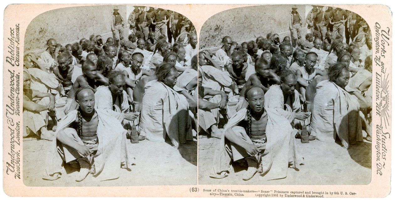 Bokserfanger fanget og bragt ind af det amerikanske 6. kavaleri, Tientsin, Kina, 1901. af Underwood and Underwood