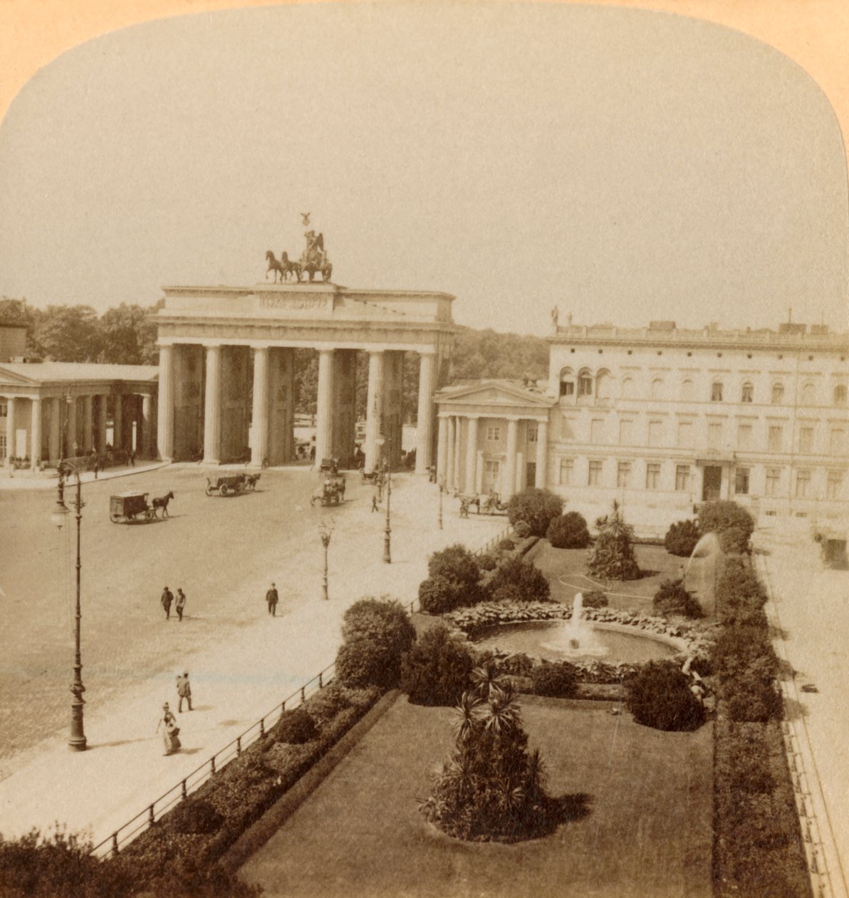 Brandenburger Tor, Unter den Linden, Berlin, Tyskland, 1894. af Underwood and Underwood
