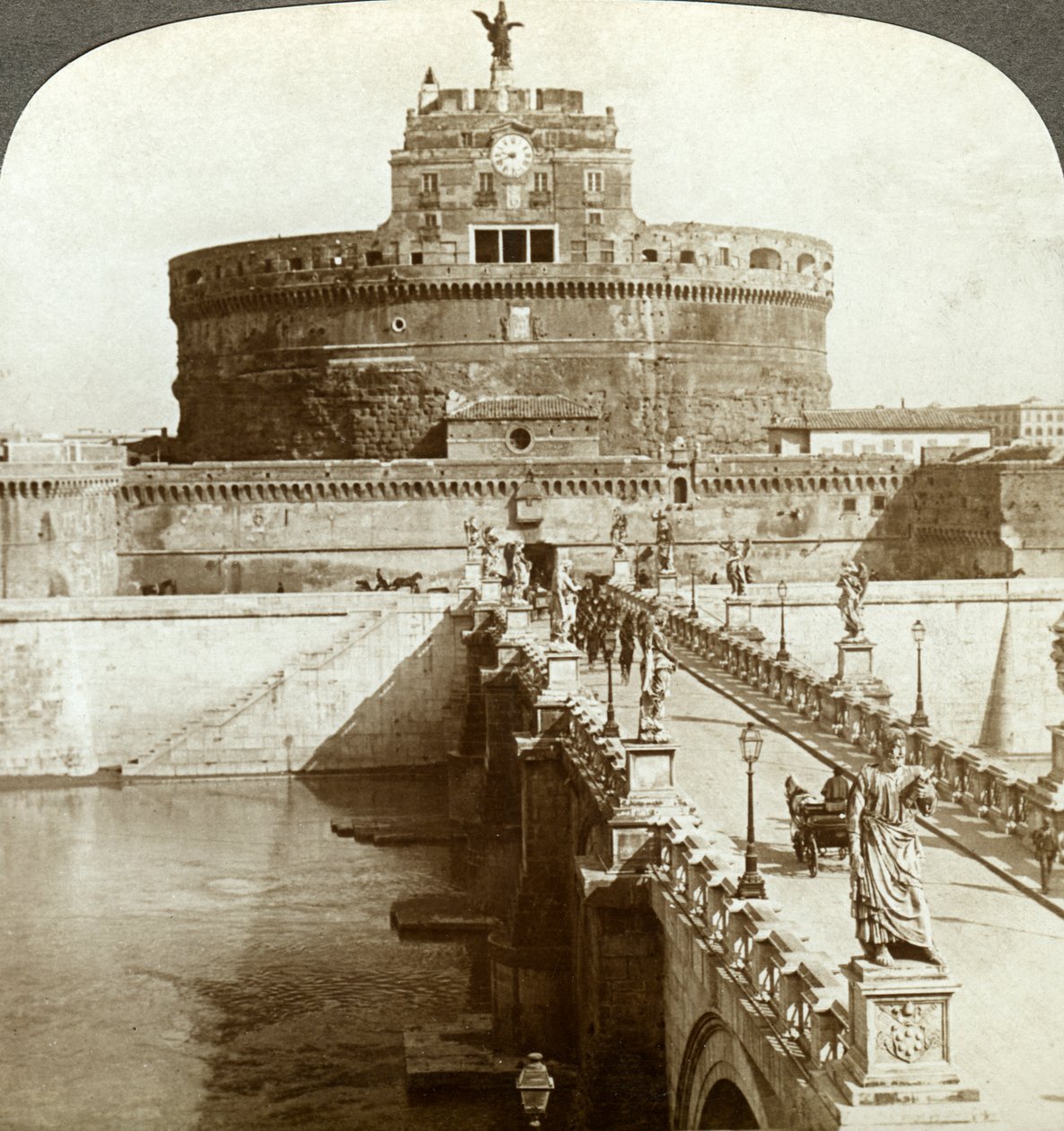 Broen og slottet St Angelo, Rom, Italien. af Underwood and Underwood