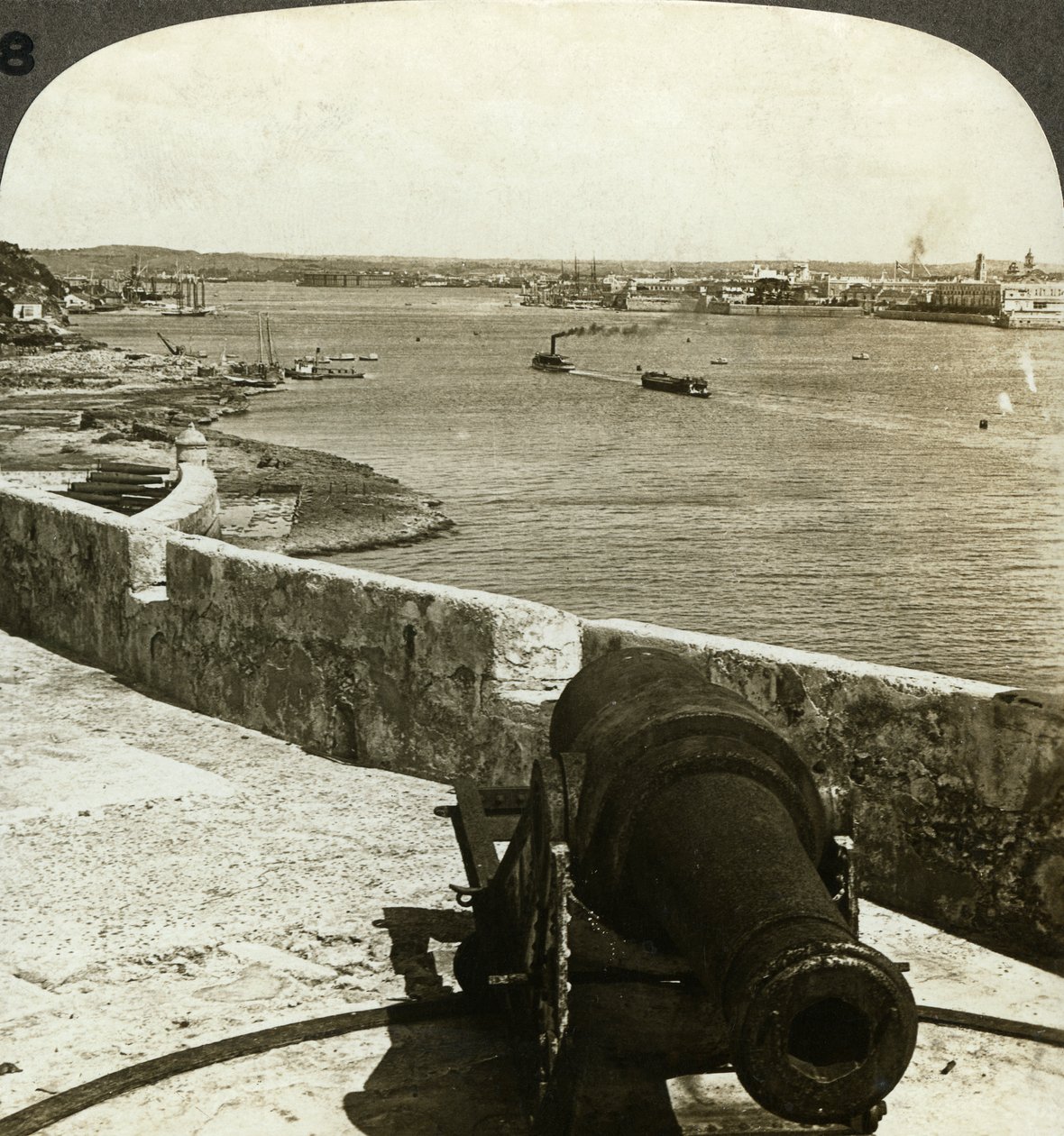 Cannon, Morro Castle, Havana, Cuba. af Underwood and Underwood