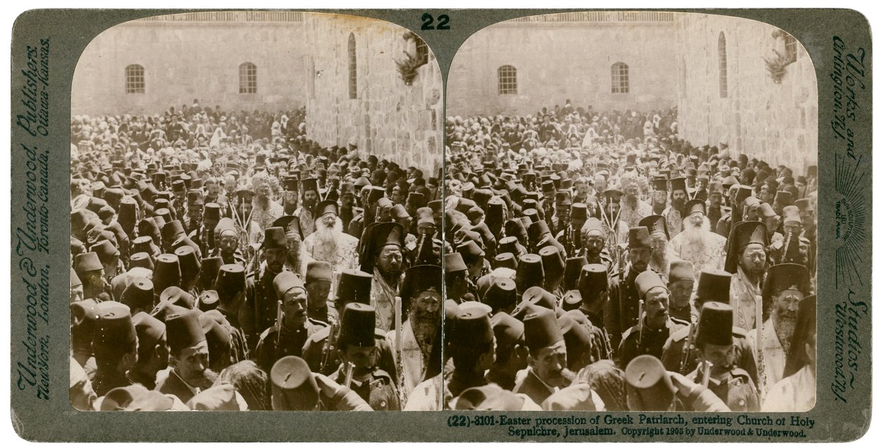 Påskeoptog af den græske patriark, ind i Den Hellige Gravs Kirke, Jerusalem, 1903. af Underwood and Underwood