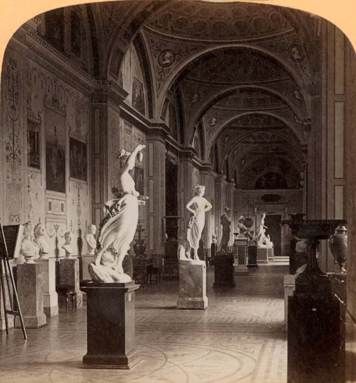 Gallery of Modern Sculpture, In the Hermitage, St. Petersburg, Rusland, 1898. af Underwood and Underwood