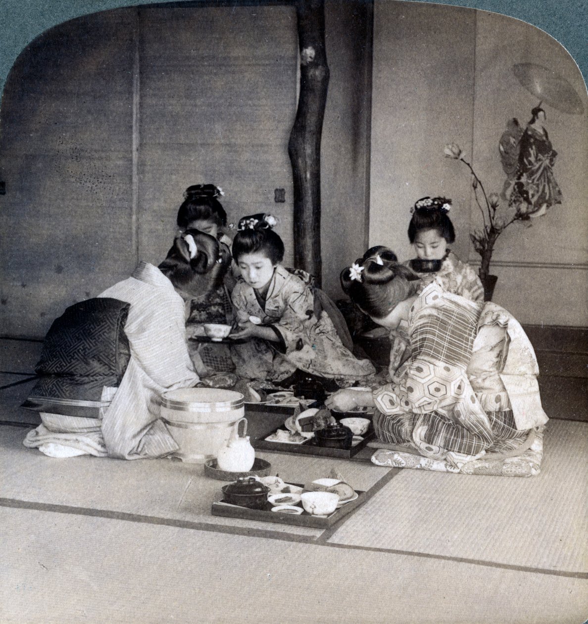 Geishaer til middag, Tokyo, Japan, 1904 af Underwood and Underwood