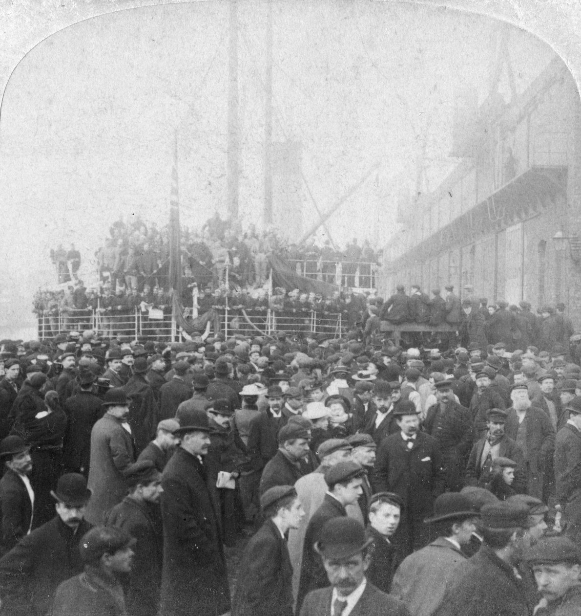 Gordon Highlanders på vej til Sydafrika, Liverpool, Lancashire, 1899. af Underwood and Underwood