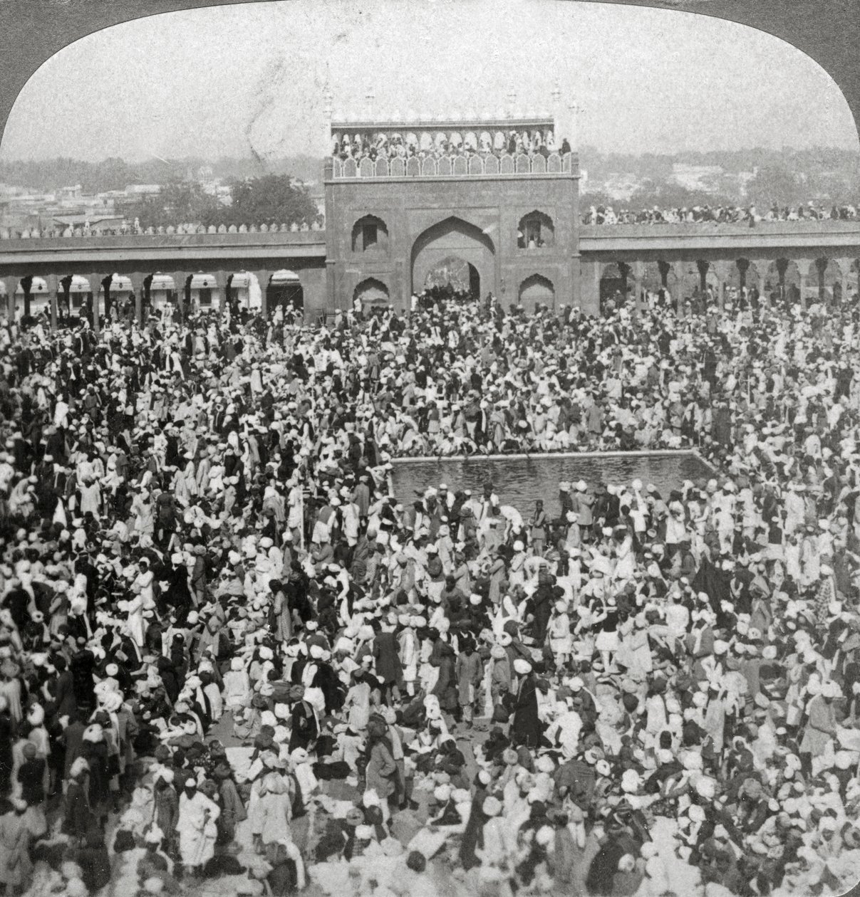 I domstolen i Jumma-moskeen, Delhi, Indien, 1903. af Underwood and Underwood