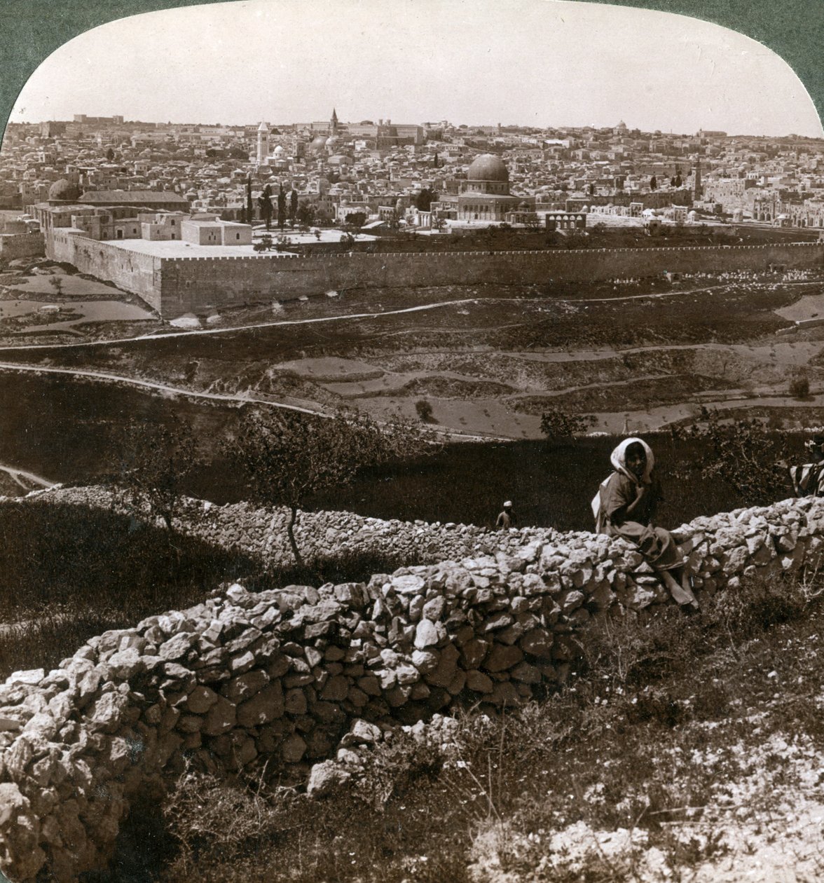 Jerusalem, set fra sydøst, viser stedet for templet, Palæstina, 1900-tallet. af Underwood and Underwood