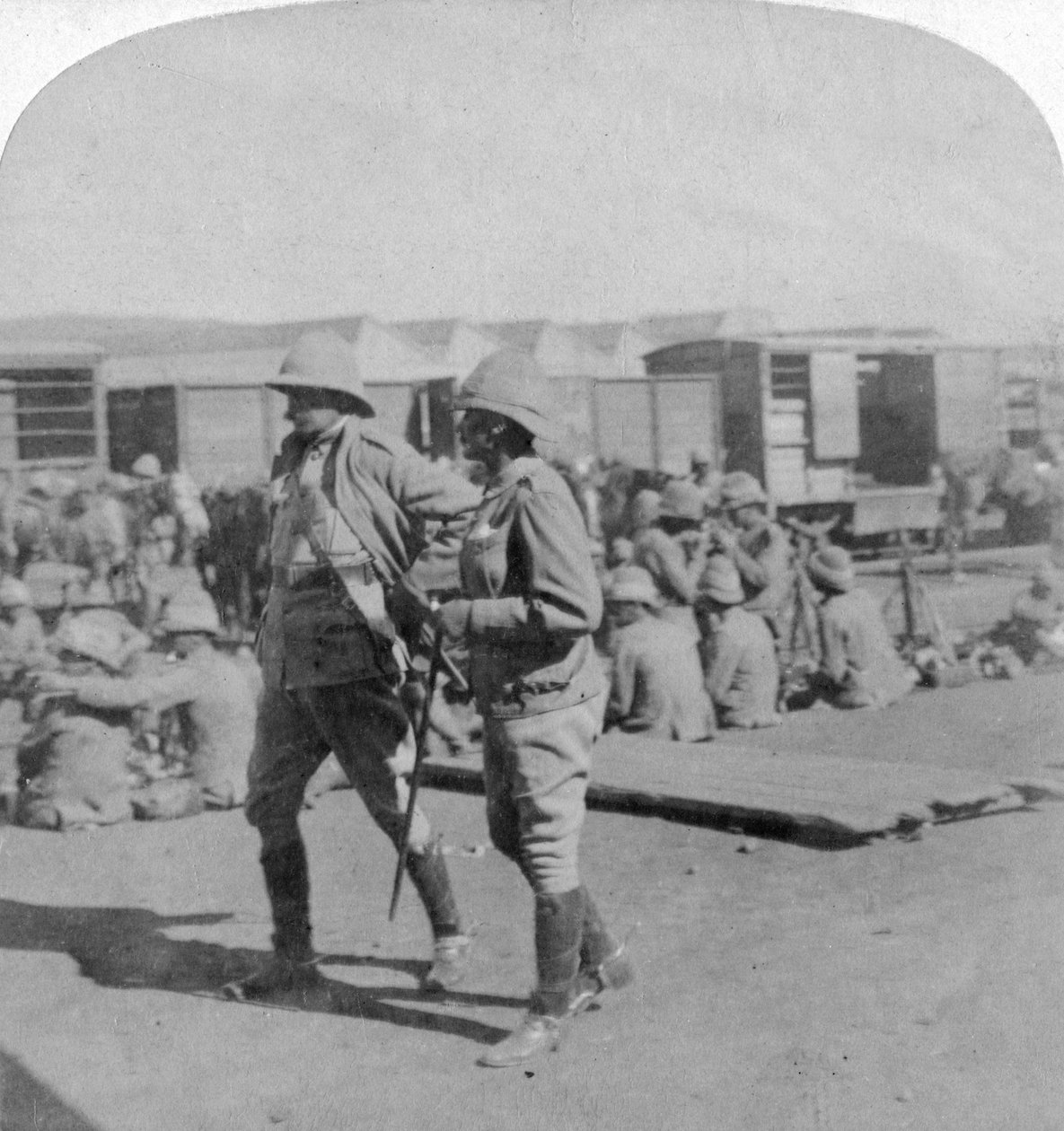 Lord Kitchener og General Pole-Carew på Pretoria jernbanestation, Sydafrika, 5. juni 1901. af Underwood and Underwood