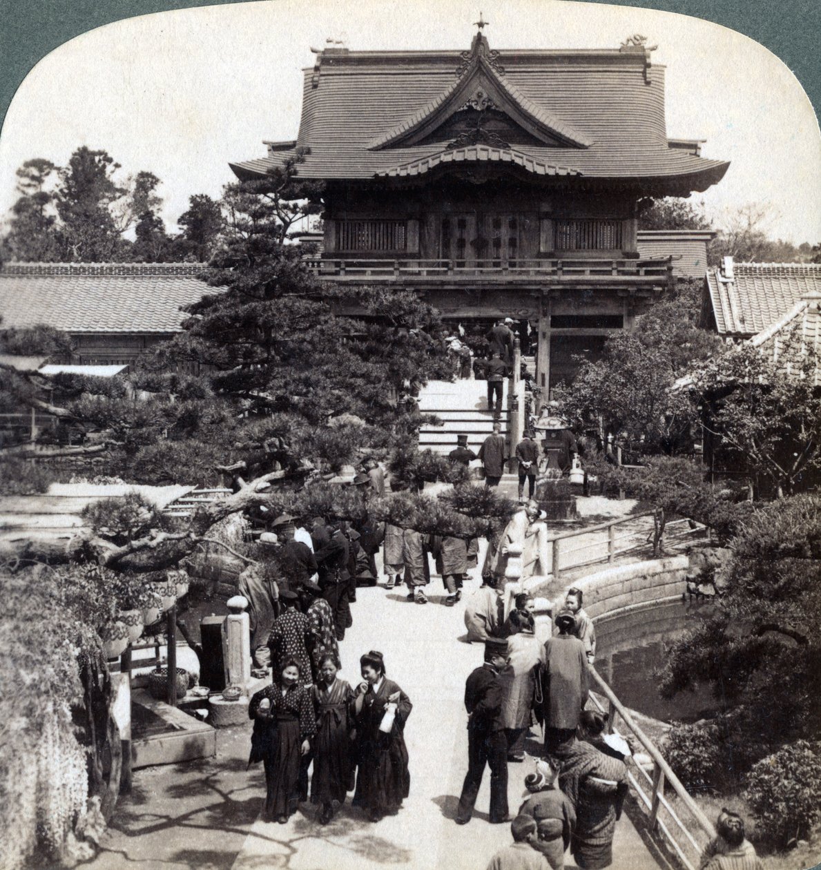 Hovedporten til Kameido-templet, Tokyo, Japan, 1904 af Underwood and Underwood