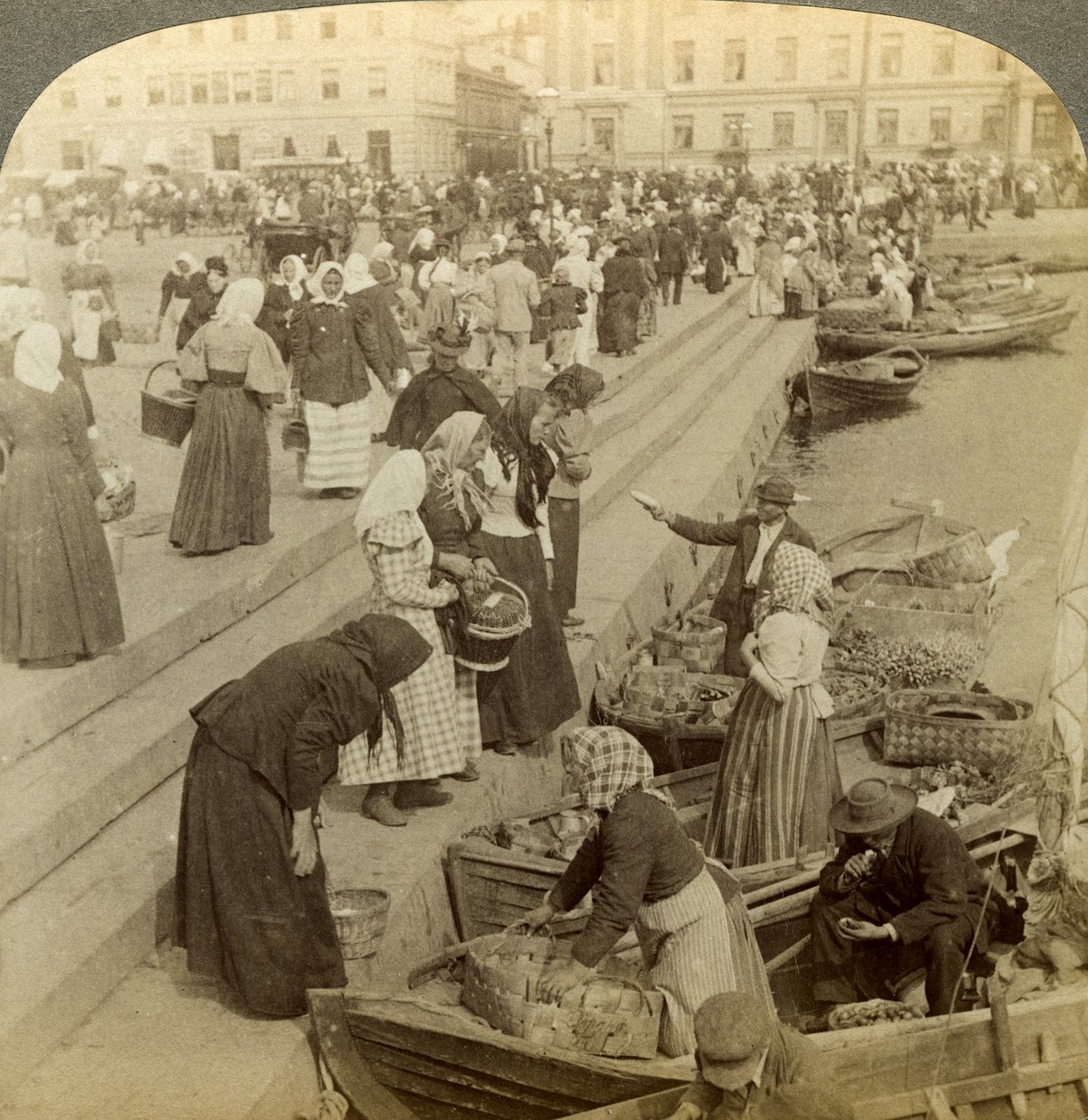 Markedsbåde, Helsinki, Finland. af Underwood and Underwood