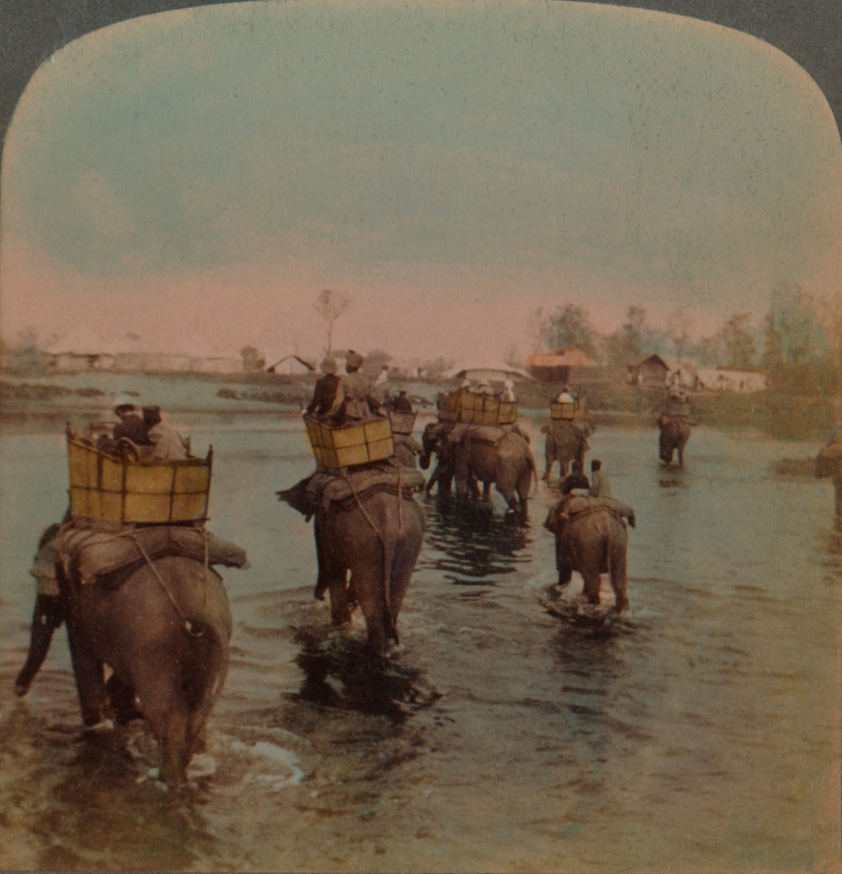 Vender tilbage til lejren efter et dages optagelser, Bebar-junglen, Indien, 1909. Kunstnere: Elmer Underwood, Bert Elias Underwood. af Underwood and Underwood
