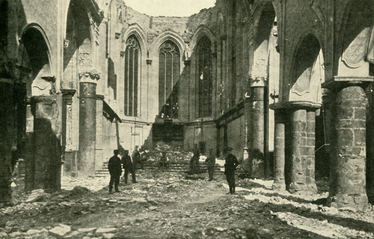 Ødelagt kirke i Visé i Belgien, 1914-1918, c1920. af Underwood and Underwood