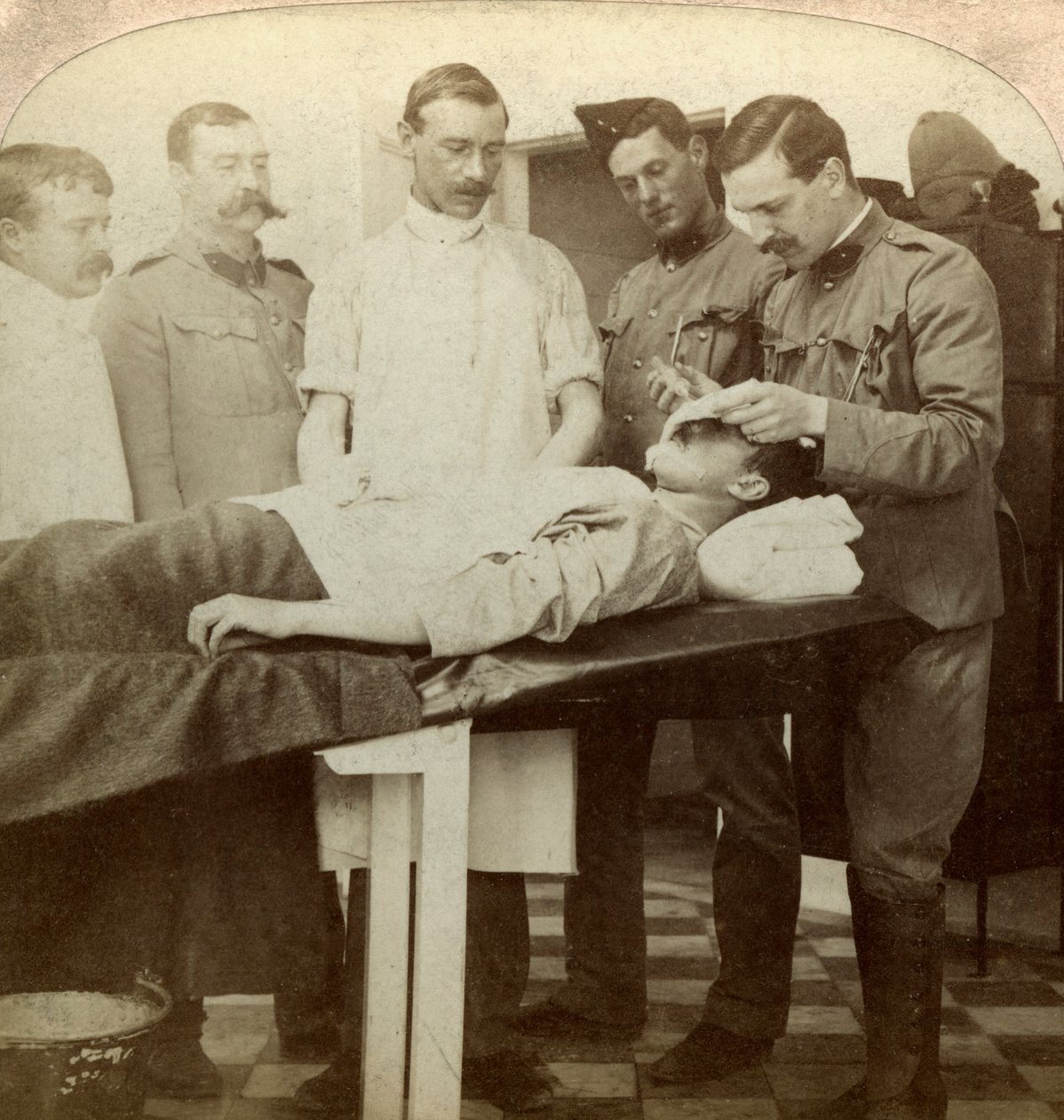 Soldat, der faldt ved fronten, Wynberg Hospital, Cape Town, Sydafrika, Boer War, 1899-1902 af Underwood and Underwood
