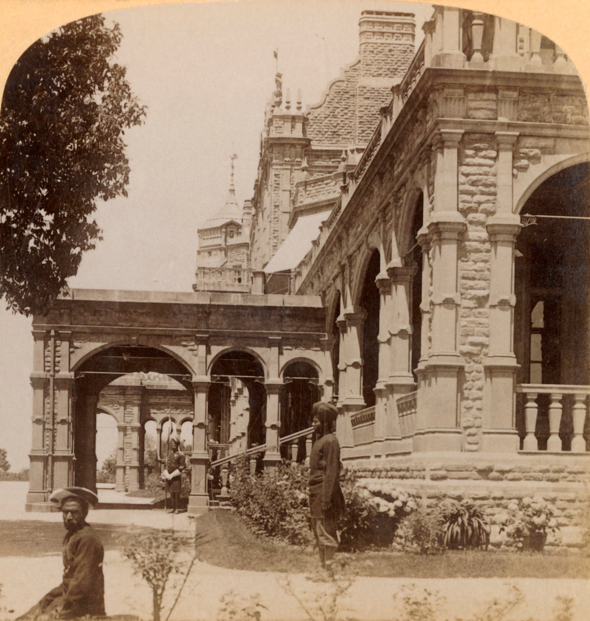South Front of Viceregal Lodge...i Simla, Indiens charmerende sommerhovedstad, 1902. af Underwood and Underwood