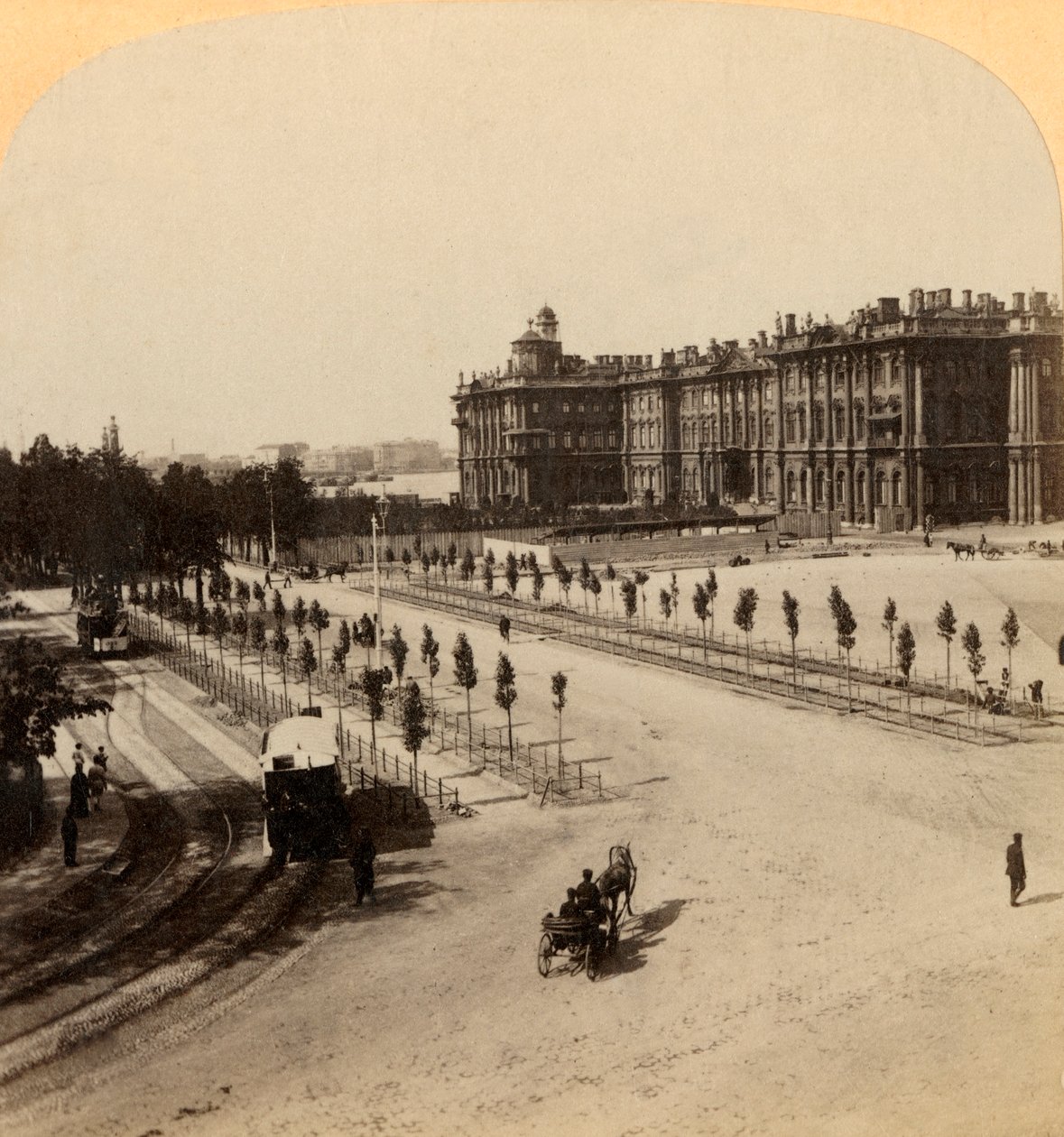 Det kejserlige vinterpalads fra Nevsky Prospect, Skt. Petersborg, Rusland, 1897. af Underwood and Underwood