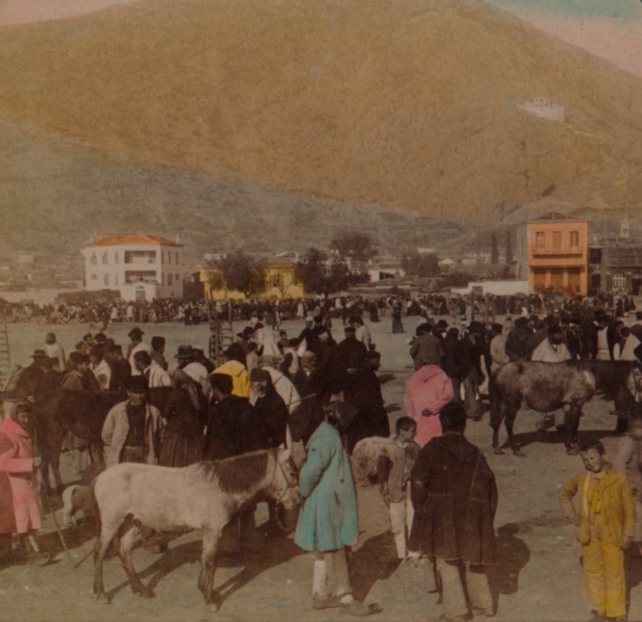 Larisa, eller det gamle Citadel 950 fod højt W. fra Market Place, Argos, Grækenland, 1903. Kunstnere: Elmer Underwood, Bert Elias Underwood. af Underwood and Underwood