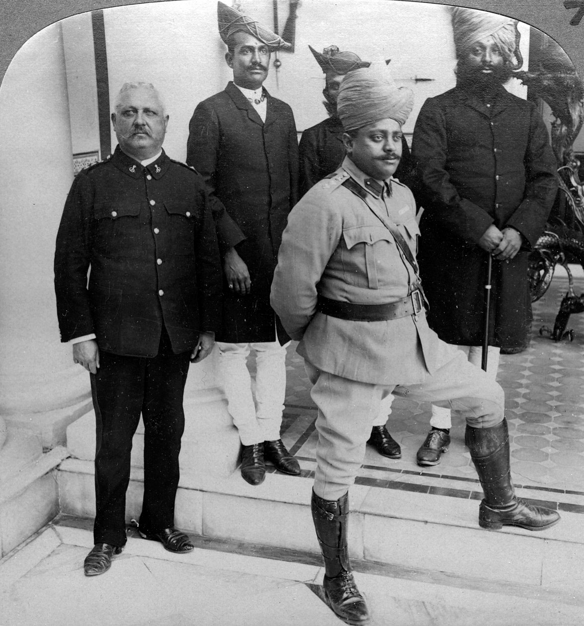 Maharajaen fra Gwalior derhjemme, Madhya Pradesh, Indien, omkring 1900-tallet. af Underwood and Underwood