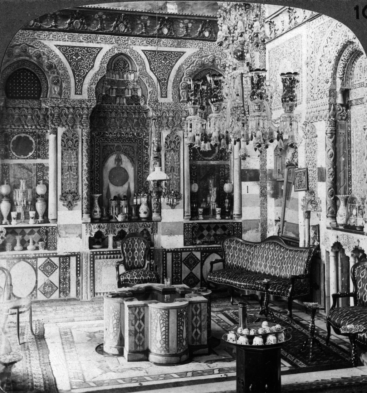 Modtagelseslokalet i en Pasha, Damaskus, Syrien, 1905. af Underwood and Underwood