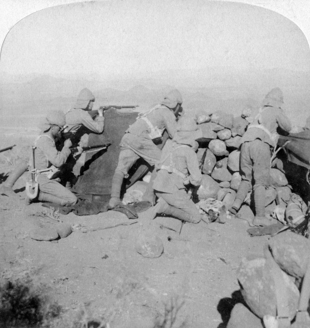 Tropper forsvarer New Zealand Hill, Slingersfontein, Sydafrika, 25. januar 1900. af Underwood and Underwood