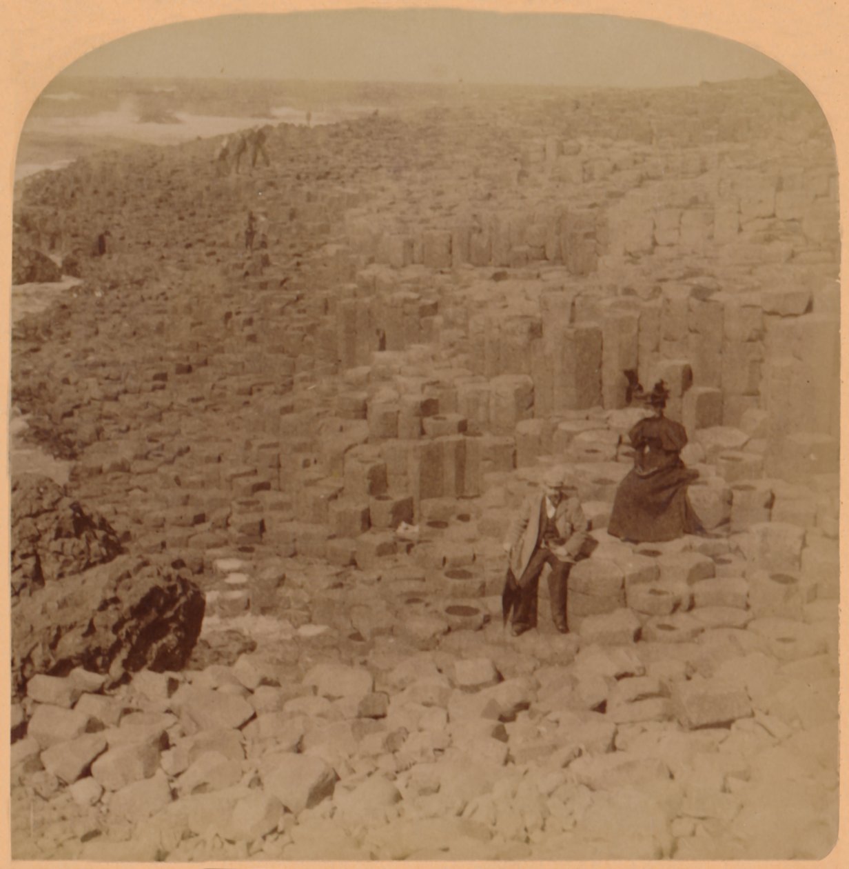 Wonderful Giants Causeway, County Antrim, Irland, 1899. af Underwood and Underwood