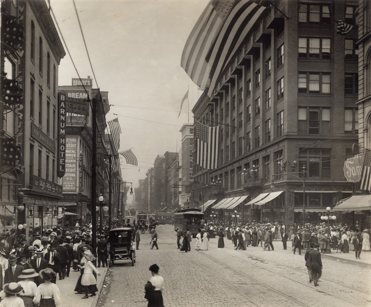Washington Avenue vest fra lige øst for Sixth Street af Unknown
