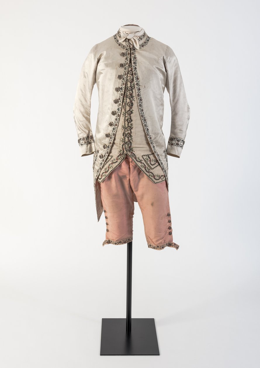 Mans creme silke satin broderet frakke og pink silke ridebukser, 1780