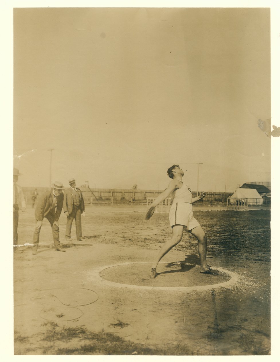 Ralph W. Rose, Chicago Athletic Association, der kaster diskos af Unknown