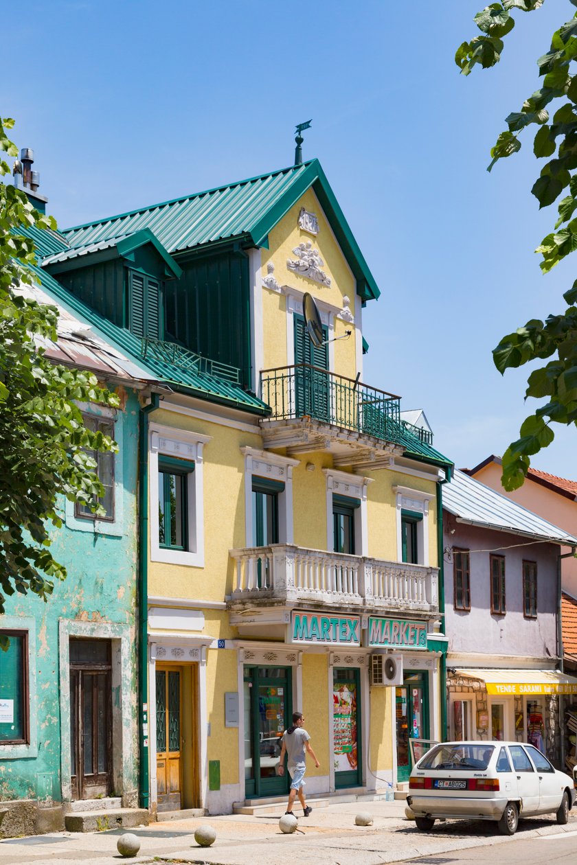 Baja Pivljanina Street, Cetinje, Montenegro af Unknown