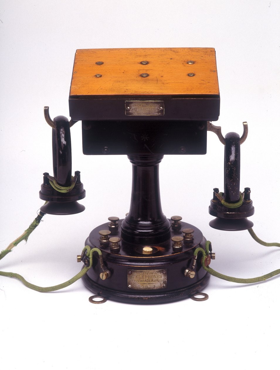Aders telefon (eller Ader-Gower-elektrofon): 1878 Collection France Telecom af Unknown artist