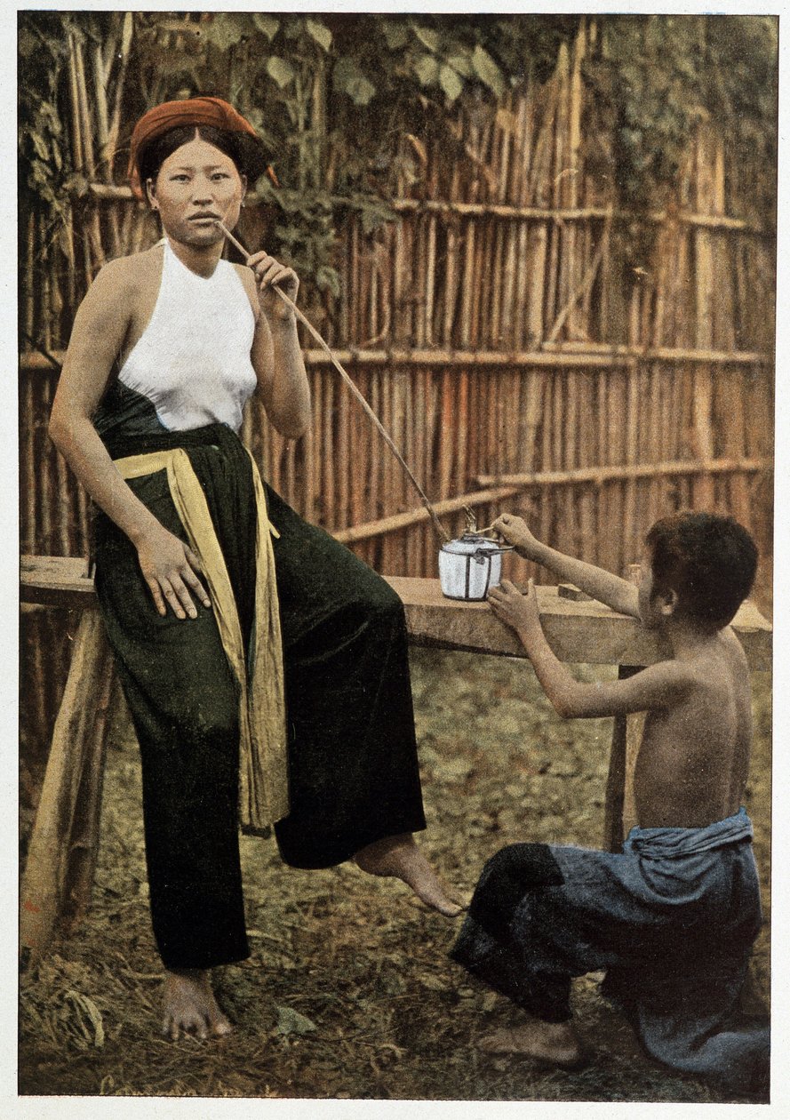 Asiatisk kvinde, der ryger opium, omkring 1898 af Unknown artist