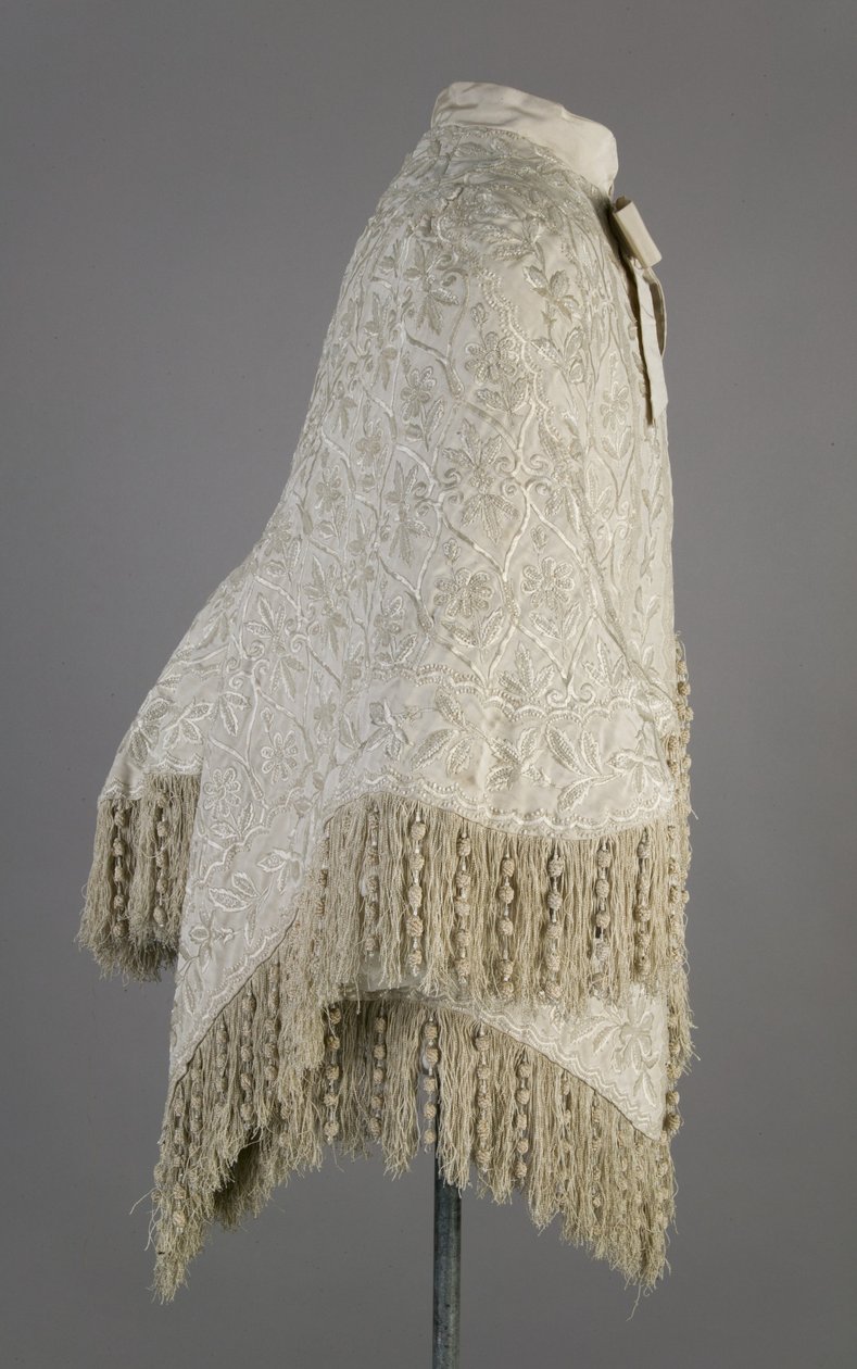 Bertha Palmers frakke, ca. 1870 (set fra siden), Ribbet silkemoiré, frynser og krystalperler af Unknown artist