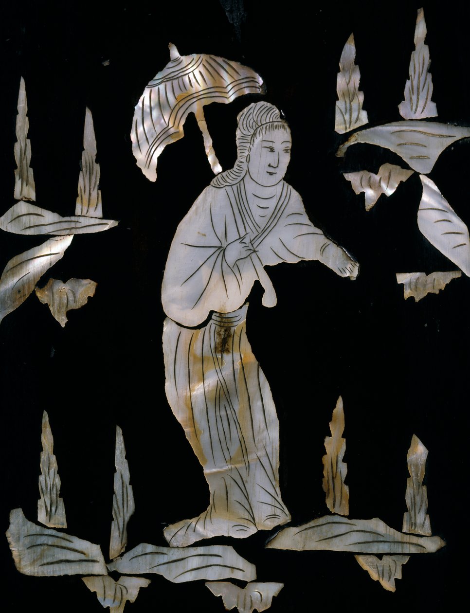 Kvindefigur med paraply, detalje fra perlemor indlagt skab med chinoiserie dekoration af Unknown artist