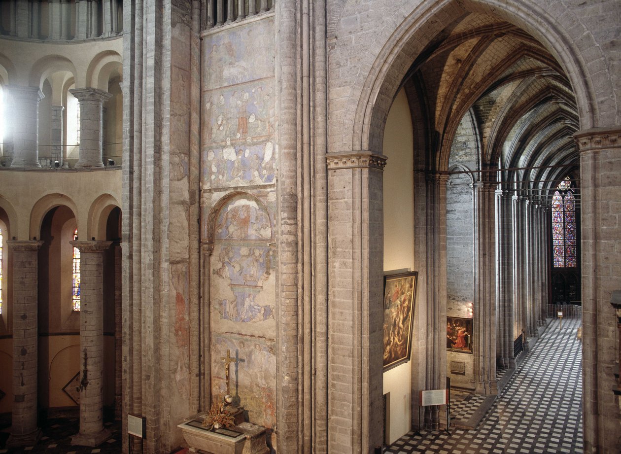 Interiør af katedralen i Tournai i Belgien. af Unknown artist