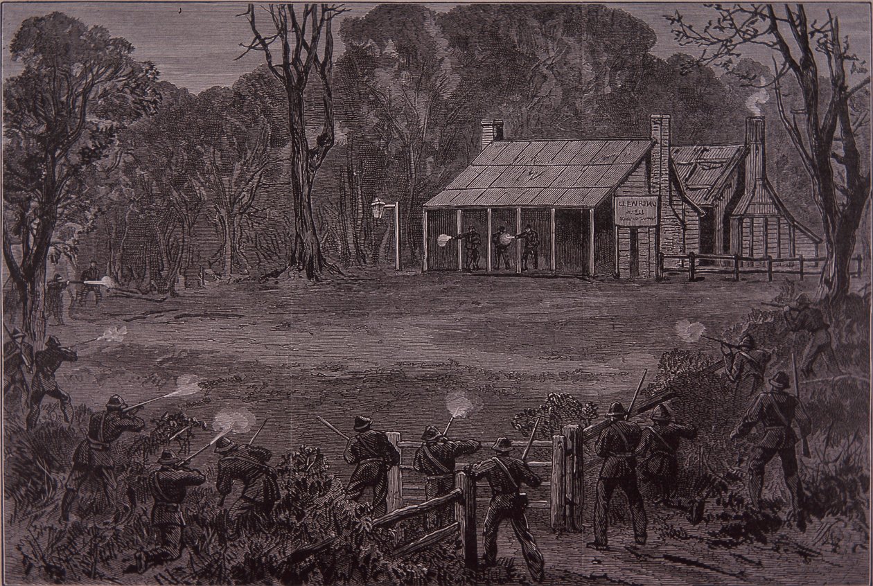 Politi åbner ild mod Kelly Gang i Glenrowan Hotel, 28. juni 1880 (gravering) af Unknown artist