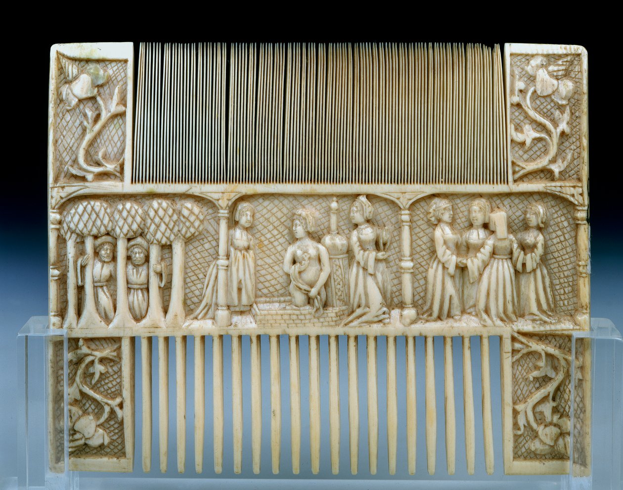 Side B af en elfenbenskam med historien om Susanna af Unknown artist