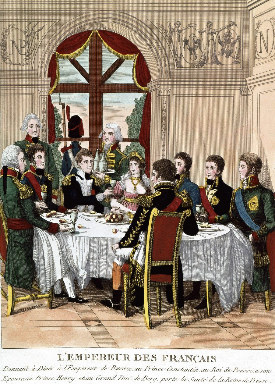 Den franske kejser Napoleon I i Tilssit, der modtager Ruslands kejser, prins Konstantin, kongen af Preussen, hans hustru, prins Henrik og storhertugen af Bert, giver en skål for dronningen af Preussens helbred. Stik fra begyndelsen af 1800-tallet af Unknown artist