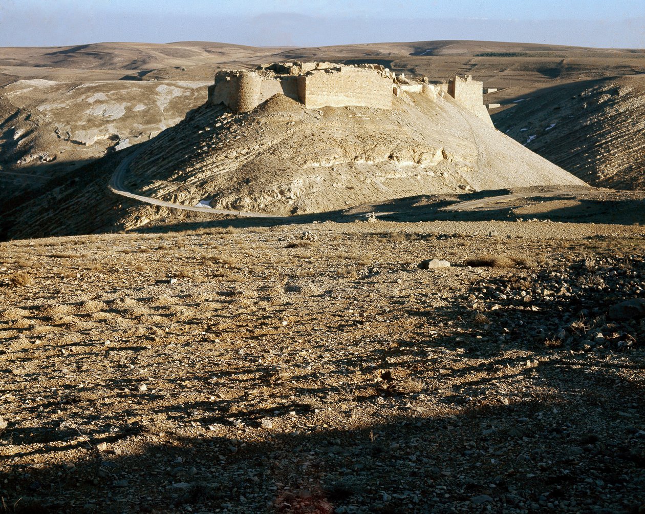 Udsigt over Karac el Chobac, korsfarerborg på den østlige side af Arabah af Unknown artist