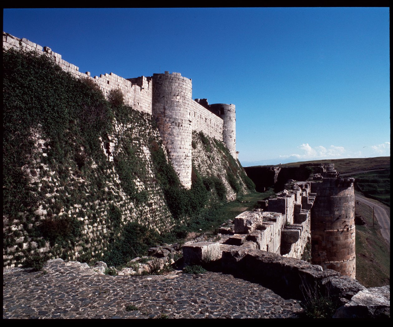 Udsigt over riddernes Krak, korsfarerborg, ca. 1100 (Fotografi) af Unknown artist