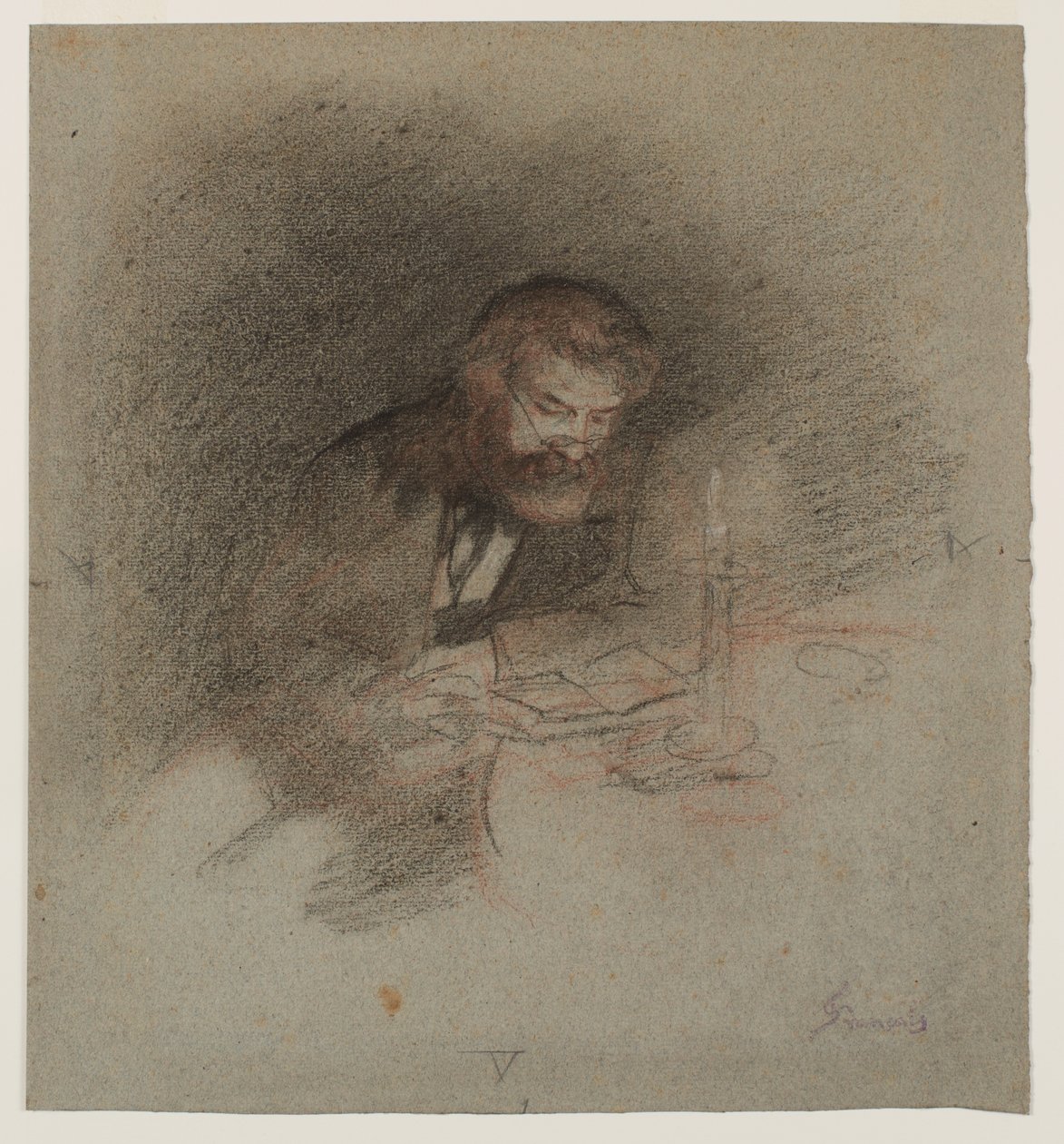 En mand læser i stearinlysets skær af Unknown artist