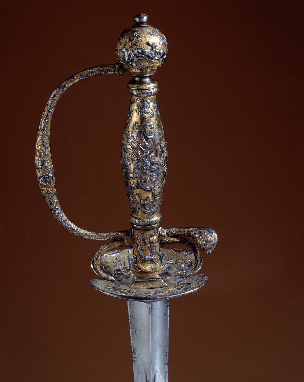 Våbenkammer og sølvtøj: Vagt af sølvguld fra 1700-tallet. Paris, dekorativ kunst af Unknown artist