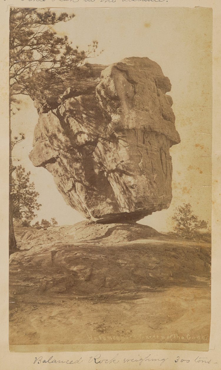 Balanced Rock. Gudernes have af Unknown artist