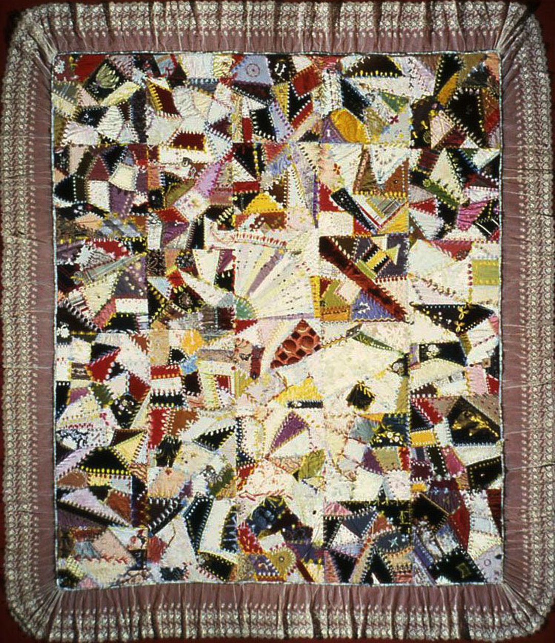 Sengetæppe (Crazy Quilt) af Unknown artist