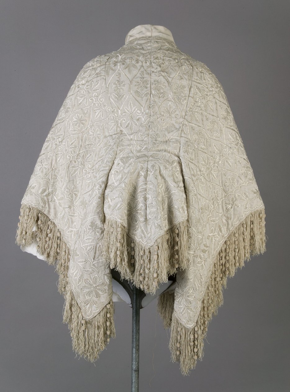 Bertha Palmers frakke, ca. 1870 (set bagfra), Ribbet silkemoiré, frynser og krystalperler af Unknown artist