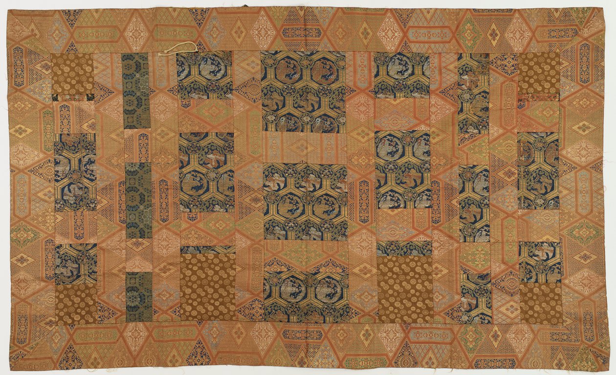 Brokade, silke En buddhistisk munkedragt, lappet; af Unknown artist