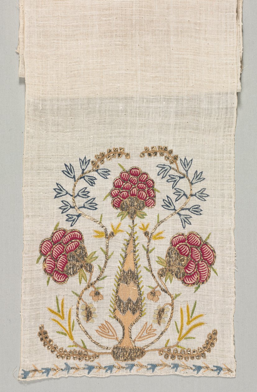Broderet skærf (Uckur) af Unknown artist